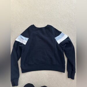 Brandy Melville crewneck size Small